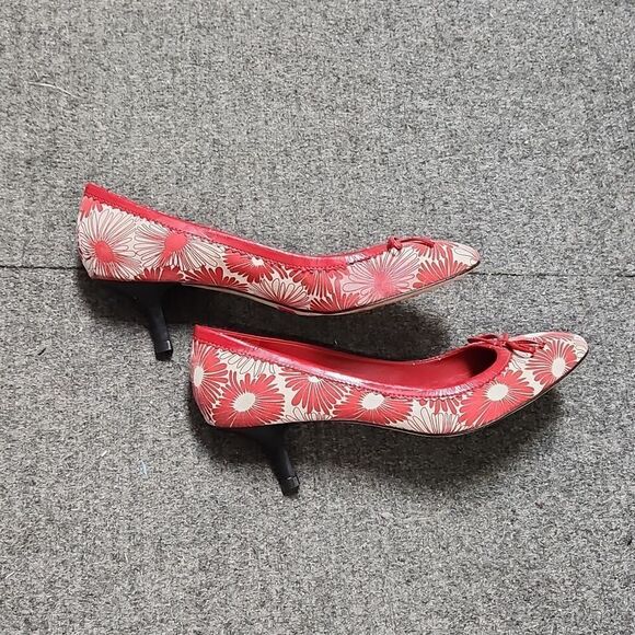 Antonio Melani Red Fabric Floral Bow Mary Jane Heels - Picture 6 of 6